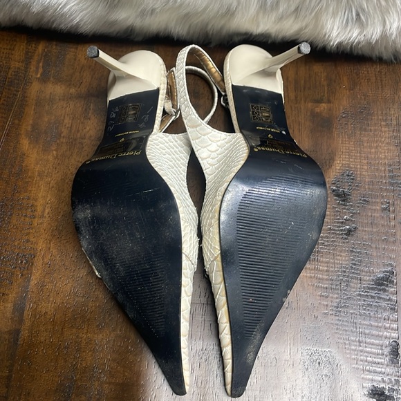 Pierre Dumas Women's Cream Alligator Slingbacks - Picture 5 of 7